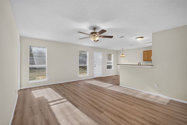 3312 Knoll Trail, Balch Springs, TX 75180