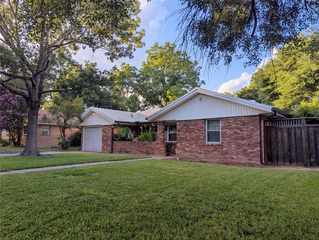 1610 Larkwood DR, Austin, TX 78723