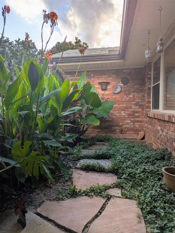 1610 Larkwood DR, Austin, TX 78723
