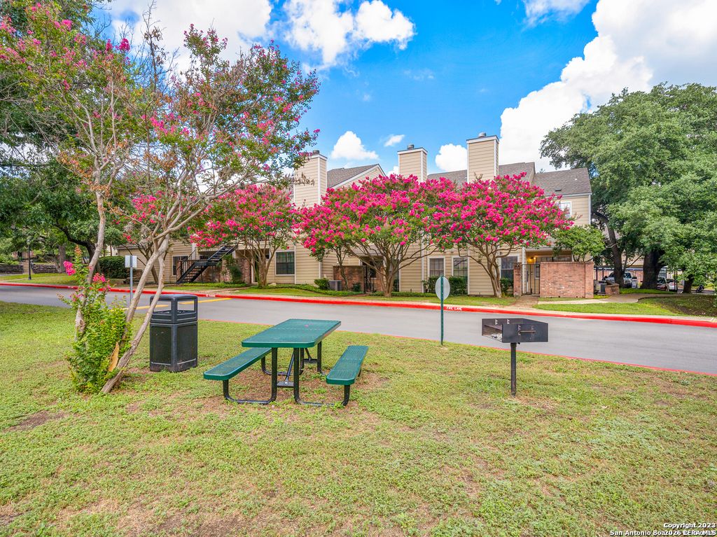 11610 Vance Jackson Rd Apt 413, San Antonio, TX 78230