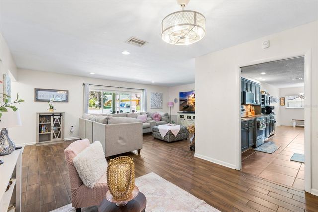 1103 RIDGEFIELD DRIVE, Valrico, FL 33594