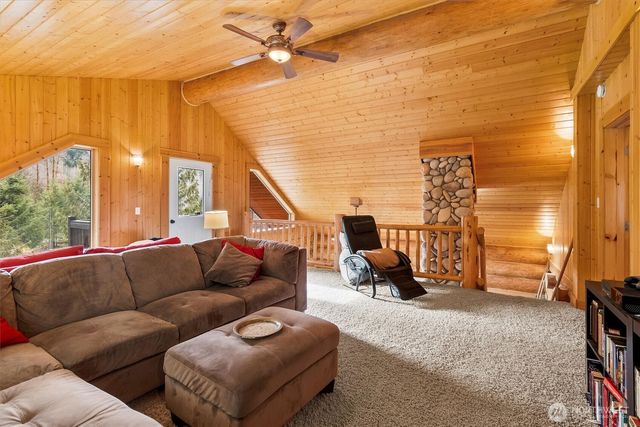 19040 Glacier Rim Dr, Glacier, WA 98244