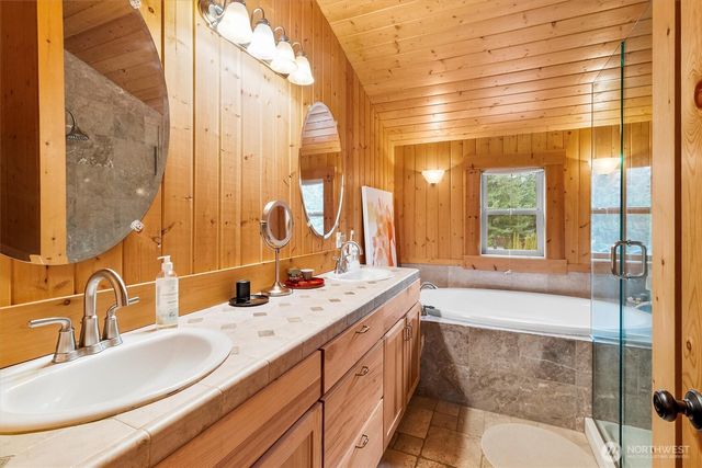 19040 Glacier Rim Dr, Glacier, WA 98244