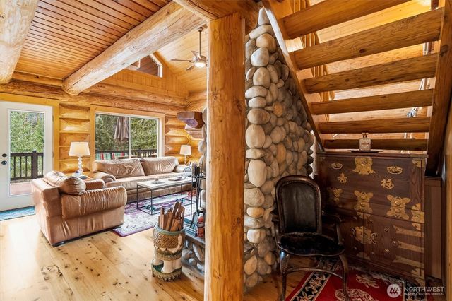 19040 Glacier Rim Dr, Glacier, WA 98244