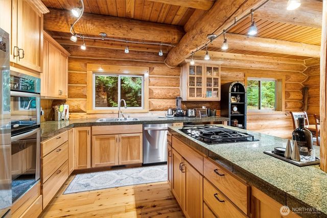 19040 Glacier Rim Dr, Glacier, WA 98244