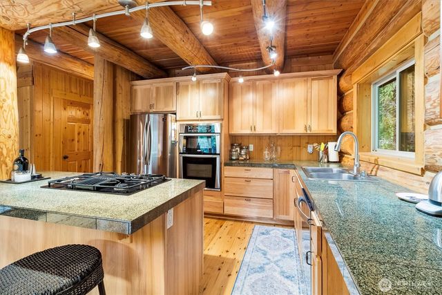 19040 Glacier Rim Dr, Glacier, WA 98244