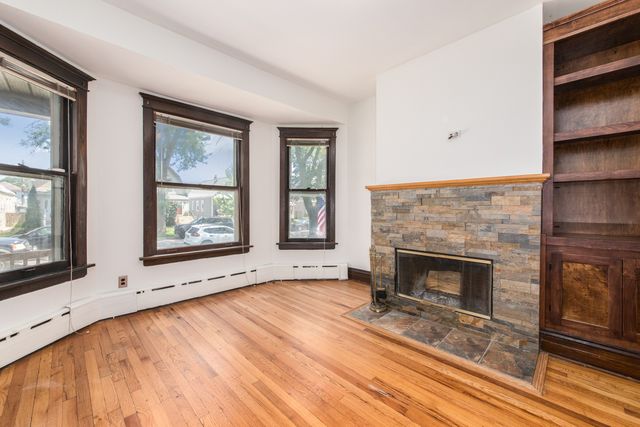3642 N Sawyer Avenue, Chicago, IL 60618