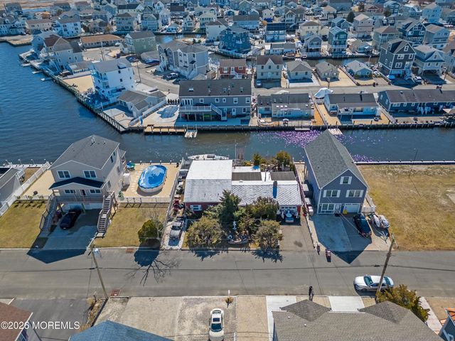 242 Evergreen Drive, Bayville, NJ 08721