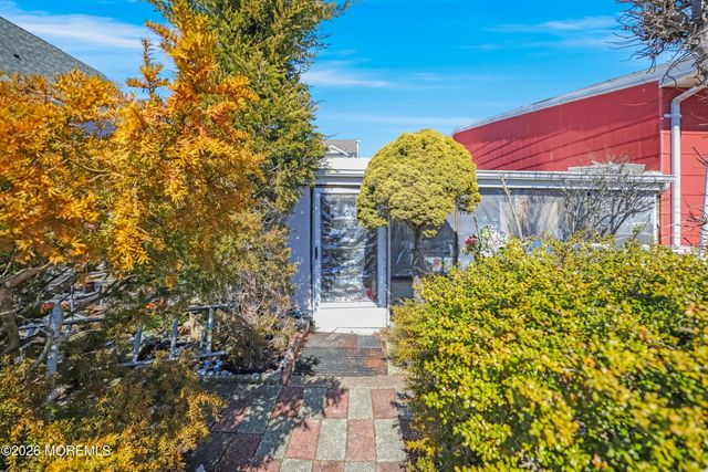 242 Evergreen Drive, Bayville, NJ 08721