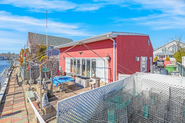 242 Evergreen Drive, Bayville, NJ 08721