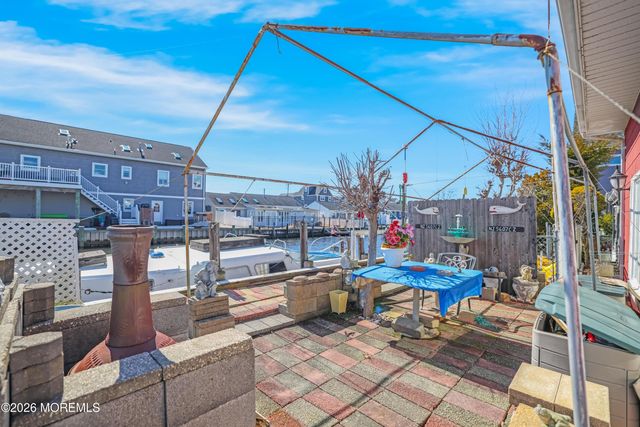 242 Evergreen Drive, Bayville, NJ 08721