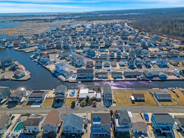 242 Evergreen Drive, Bayville, NJ 08721