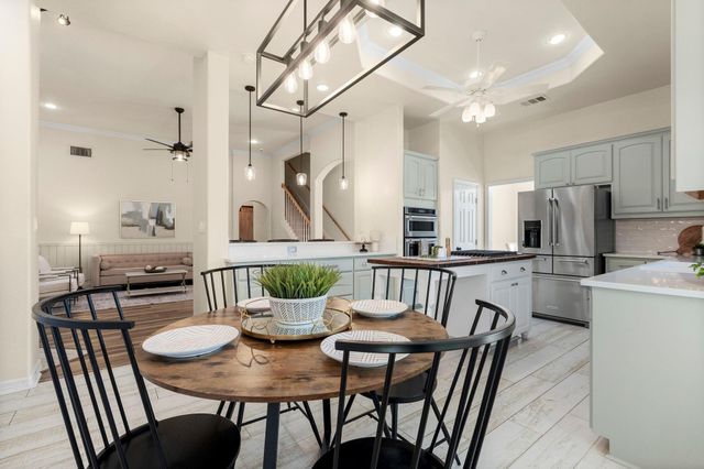 691 Broken Lance DR, Dripping Springs, TX 78620