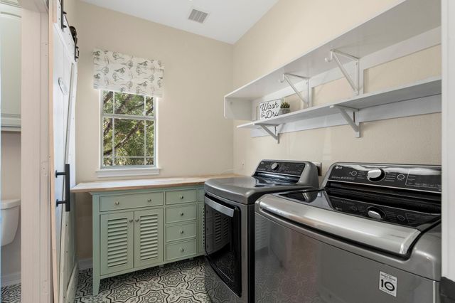 691 Broken Lance DR, Dripping Springs, TX 78620