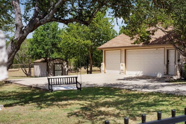 691 Broken Lance DR, Dripping Springs, TX 78620