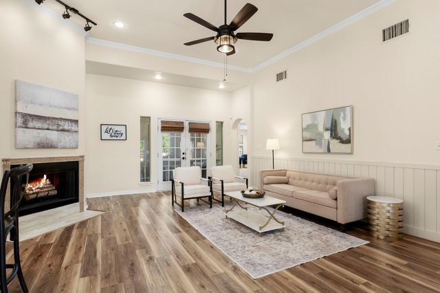 691 Broken Lance DR, Dripping Springs, TX 78620