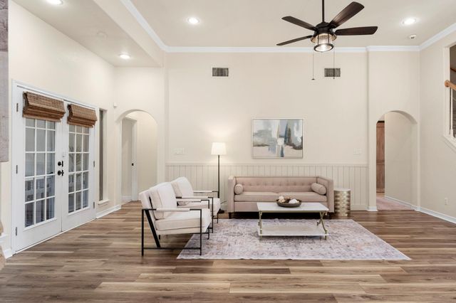 691 Broken Lance DR, Dripping Springs, TX 78620