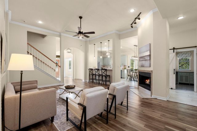 691 Broken Lance DR, Dripping Springs, TX 78620
