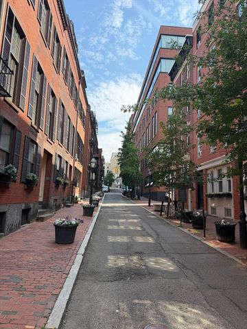 23 Temple Street 6, Boston, MA 02114