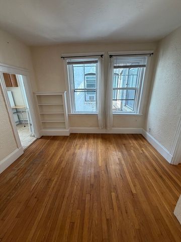 23 Temple Street 6, Boston, MA 02114