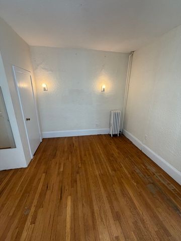 23 Temple Street 6, Boston, MA 02114