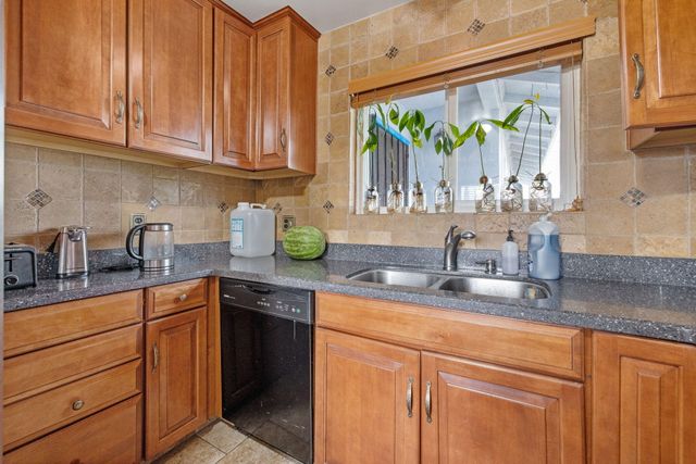 1029 N Gowdy Street, Visalia, CA 93292