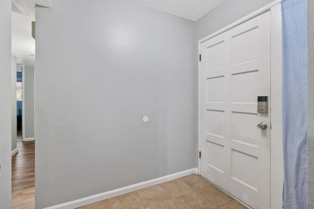 1029 N Gowdy Street, Visalia, CA 93292