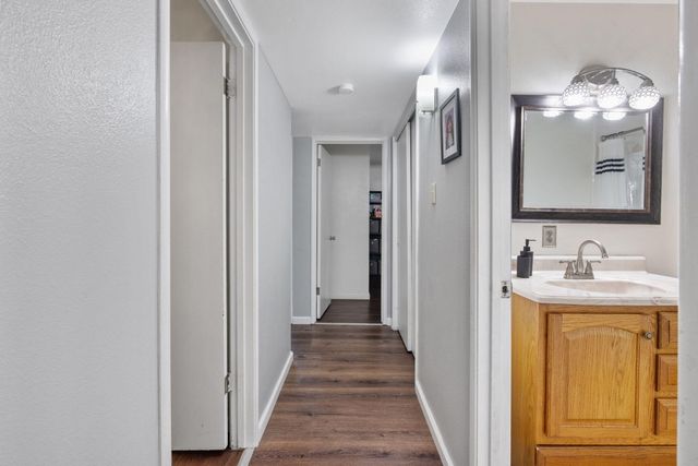 1029 N Gowdy Street, Visalia, CA 93292