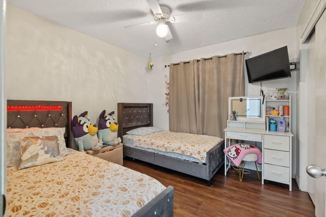 1029 N Gowdy Street, Visalia, CA 93292