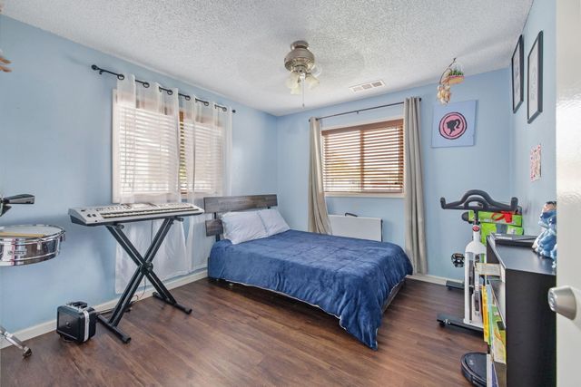 1029 N Gowdy Street, Visalia, CA 93292