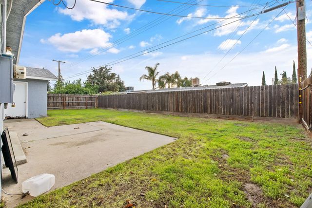 1029 N Gowdy Street, Visalia, CA 93292