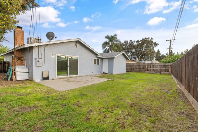 1029 N Gowdy Street, Visalia, CA 93292
