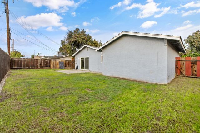 1029 N Gowdy Street, Visalia, CA 93292
