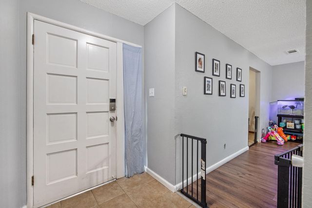 1029 N Gowdy Street, Visalia, CA 93292