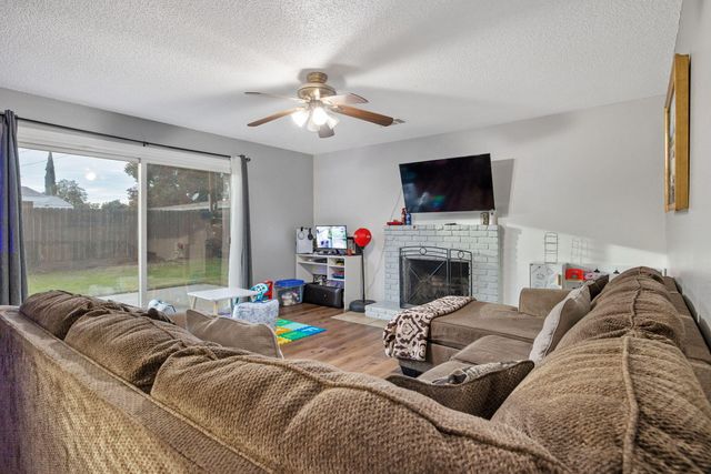 1029 N Gowdy Street, Visalia, CA 93292