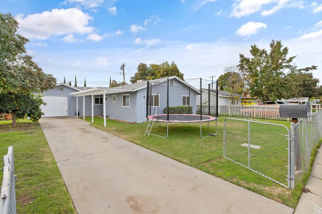 1029 N Gowdy Street, Visalia, CA 93292