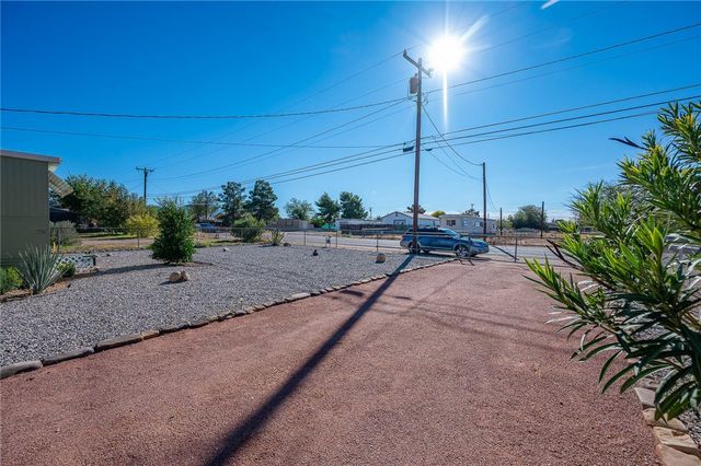 3707 E Diagonal Way, Kingman, AZ 86409