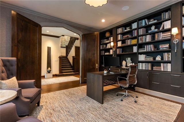 210 Peachtree Circle NE, Atlanta, GA 30309