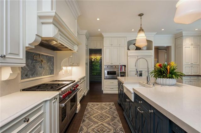 210 Peachtree Circle NE, Atlanta, GA 30309