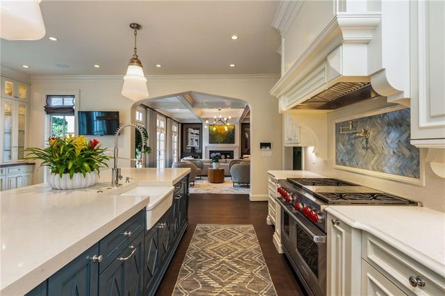 210 Peachtree Circle NE, Atlanta, GA 30309