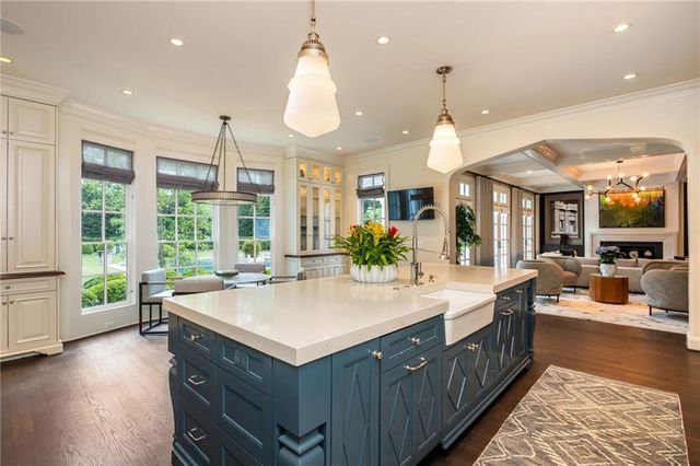 210 Peachtree Circle NE, Atlanta, GA 30309