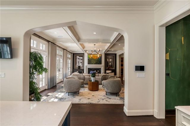 210 Peachtree Circle NE, Atlanta, GA 30309