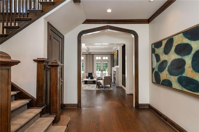 210 Peachtree Circle NE, Atlanta, GA 30309