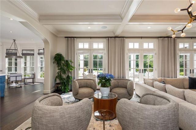 210 Peachtree Circle NE, Atlanta, GA 30309