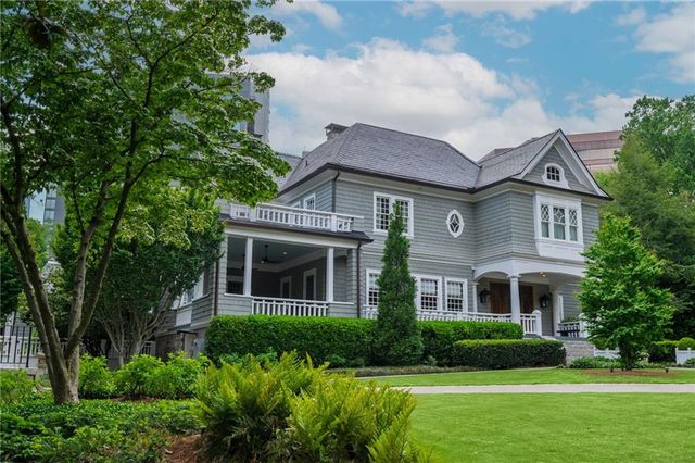 210 Peachtree Circle NE, Atlanta, GA 30309