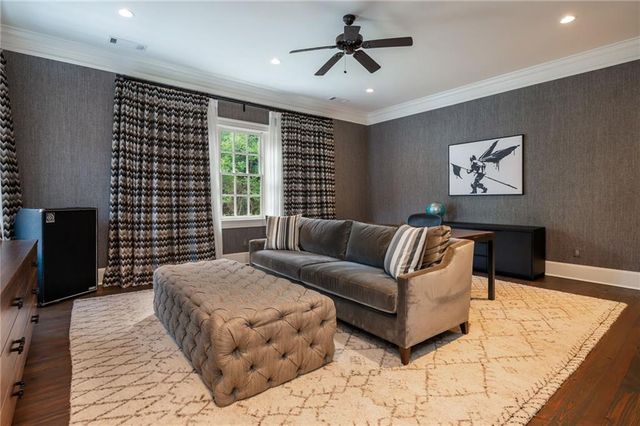 210 Peachtree Circle NE, Atlanta, GA 30309