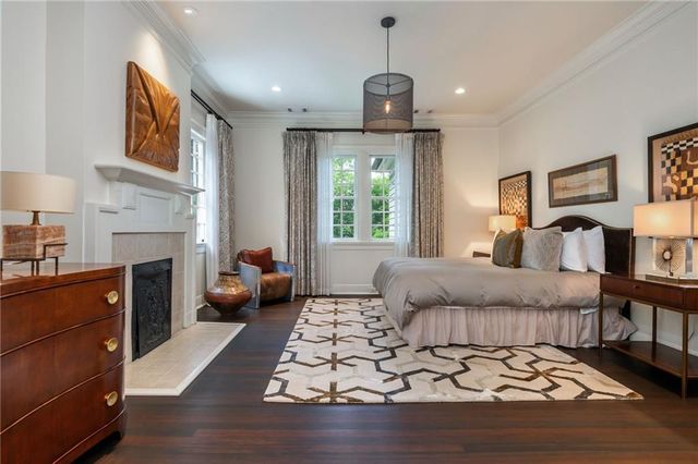 210 Peachtree Circle NE, Atlanta, GA 30309