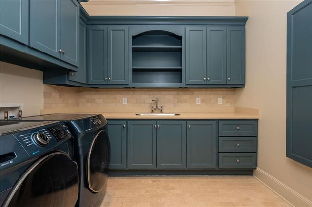 210 Peachtree Circle NE, Atlanta, GA 30309