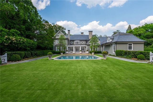 210 Peachtree Circle NE, Atlanta, GA 30309