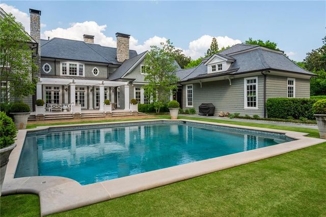 210 Peachtree Circle NE, Atlanta, GA 30309